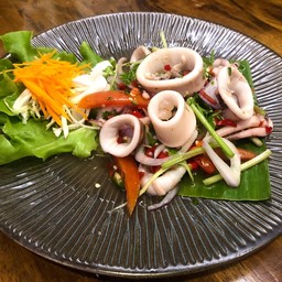 ยำปลาหมึก