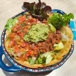 Pinto Beans Tostada  Ensalada