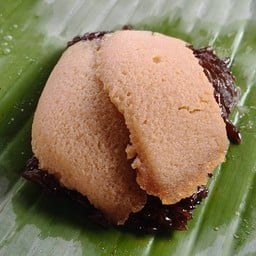 คุณต้อ ขนมหวาน ตลาดเช้าสวนผัก