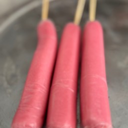 ไส้กรอกชมพูย่างหมาล่า