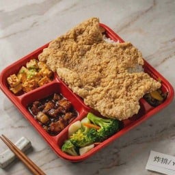 ฮ่าวชือข้าวหน้าหมูทอดไต้หวัน（好吃台式排骨飯）