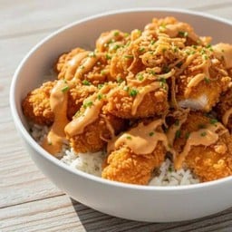 ข้าวไก่ทอดซอสเมโย(เผ็ด)