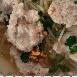 เตี๋ยวหมูบะช่อน้ำใส