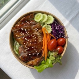 สลัดไก่เทอริยากิ (Chicken Teriyaki Salad)