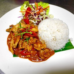 ข้าวพะแนงหมู