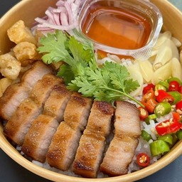 ข้าวขยำหมูย่าง