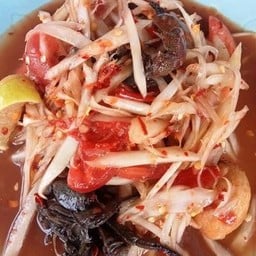 เจมส์ไก่ย่างไม้มะดัน(สี่แยก ธกส )ข้างร้านสูทสาคร ศรีสะเกษ