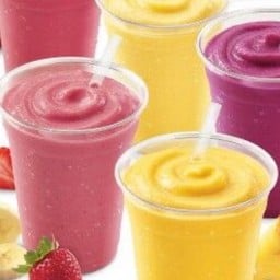 น้ำผลไม้ปั่นถนนราชดำเนิน