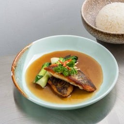 F1 ข้าวปลาทอดซอสซีฟู้ด