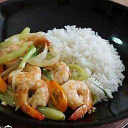 ผัดพริกหยวกราดข้าว