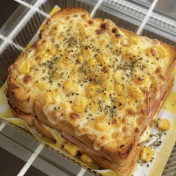 ปังข้าวโพดแฮมไก่ชีส