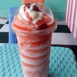 สตอเบอรี่สมูทตี้