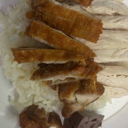ร้านข้าวมันไก่นมโต ก๋วยเตี๋ยวไก่มะระ ซอยเสรีไทย89