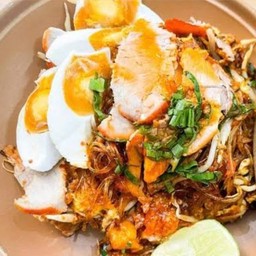 ผัดไทไข่เค็ม