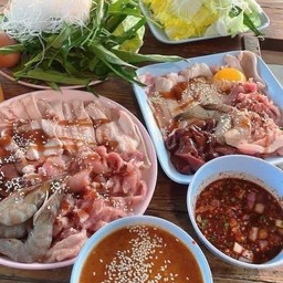 นั่งเล่น หมูกระทะ&จิ้มจุ่ม