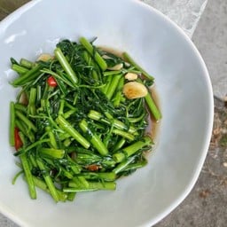 ผัดผักบุ้งไฟแดง