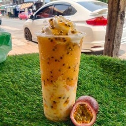 แม่บุญเลิศน้ำส้มคั้นสดผลไม้สดปั่น-หลังโรงเรียนกวางตง