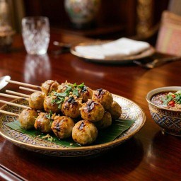 ลูกชิ้นหมูปิ้ง เจ้าเก่าตลาดพระปิ่น3 สาขา เฉลิมพระเกียรติ์ร.9 ประเวศ-อุดมสุข