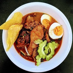 ก๋วยเตี๋ยวไก่ตุ๋นต้มยำ