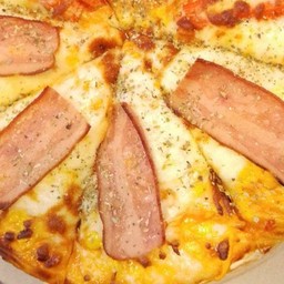 พิซซ่า อาบัง   ( PIZZA  ABANG ) สาขา1 ตรงข้ามเซเว่นหลังโรงแรมฟลอริด้า