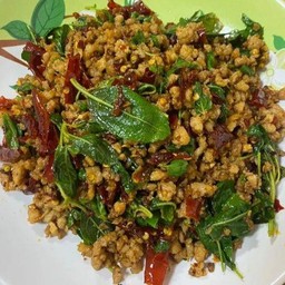 กะเพราหมูสับพริกแห้ง