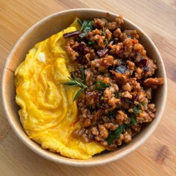 เตาดึกกะเพราไข่ข้น