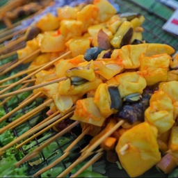 หมึกย่างกลางซอย พระยาสุเรนทร์ 30 หมึกย่างกลางซอย หน้าเซเว่น