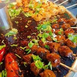 ร้านลูกชิ้นปิ้งน้ำจิ้มพริกเผาบุรีรัมย์สูตรโบราณ By.เจ๊เมย์ grilled meatballs shop