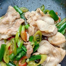 หมูผัดพริกสด