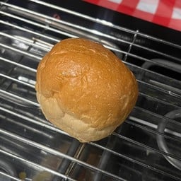 หมึกย่างเจ๊วีน&ปังปิ้งไส้ทะลัก