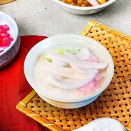 ซาหริ่มมะพร้าวอ่อนในน้ำกะทิอบควันเทียน