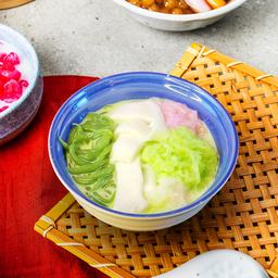 ซาหริ่มลอดช่องมะพร้าวอ่อนนมสด