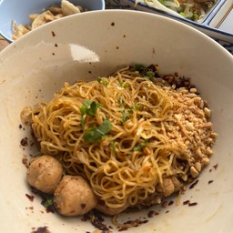 ก๋วยเตี๋ยวเรือ “นรกแตก สำนักบก" ก๋วยเตี๋ยวเรือ "นรกแตก สำนักบก"