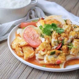 ยำไข่ดาว