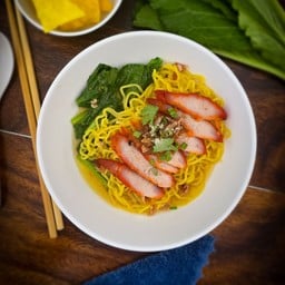 บะหมี่เกี๊ยวน้าหนวด (นาเกลือ)