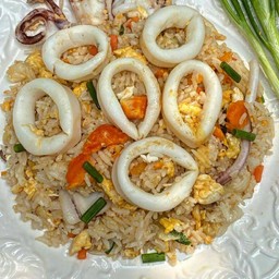 ข้าวผัดหมึก