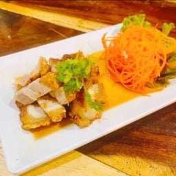 หมูกรอบทอดน้ำปลา
