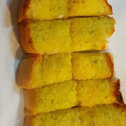 ขนมปังหน้าเนยกระเทียม