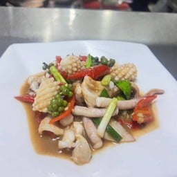 หมึกผัดกะปิ