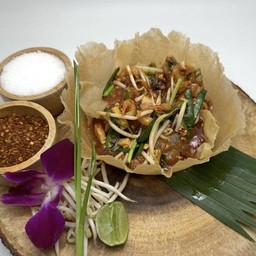 ผัดไทยแป้งกรอบ