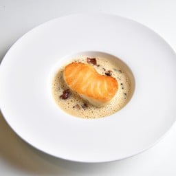 Chilean Sea Bass (สเต๊กปลาหิมะเสิร์ฟพร้อมเห็ดผัดเบคอนในซอสพอนสึบัตเตอร์)