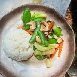 ข้าวราดผัดผักรวม