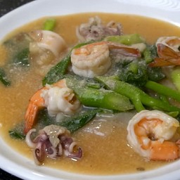 ราดหน้าทะเล