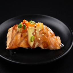 ซูชิเเซลมอนย่างไฟ