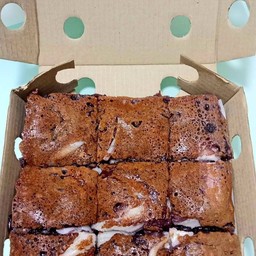 มดกับมิกซ์ขนมบ้าบิ่นมะพร้าวน้ำหอม