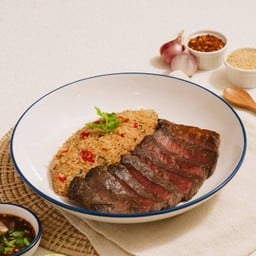 ข้าวผัดแจ่วสเต๊กเนื้อ Beef Steak Jaew Fried Rice