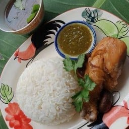 ข้าวไก่ตุ๋นน