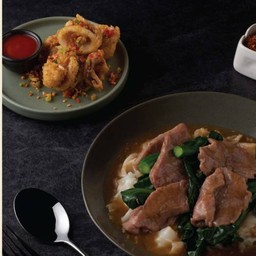 ชุดราดหน้า + ปลาหมึกไข่พริกเกลือ