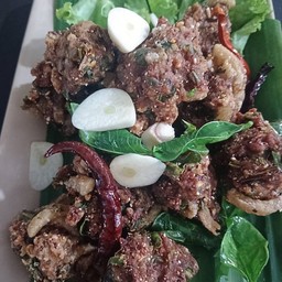 ลาบหมูทอด