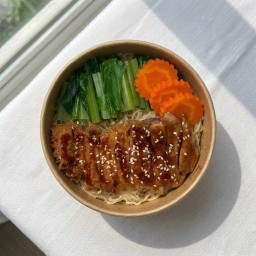 บะหมี่ไก่เทอริยากิ ทูโทน (Duo Chicken Teriyaki Noodles)